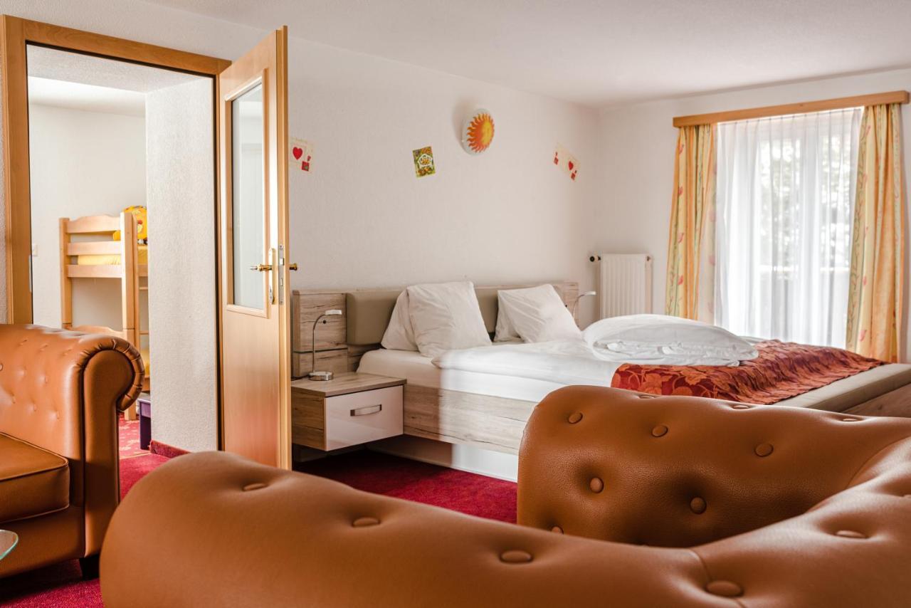 Family Hotel Desiree غراشن المظهر الخارجي الصورة